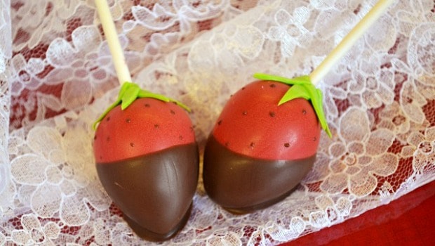 Strawberry Cake Pops