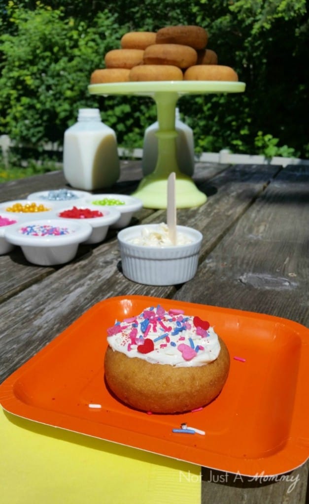 Doughnut Decorating Party Ideas - Moms & Munchkins