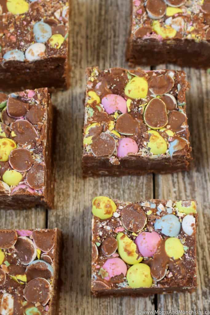 Mini Eggs Fudge Recipe for Easter Moms & Munchkins